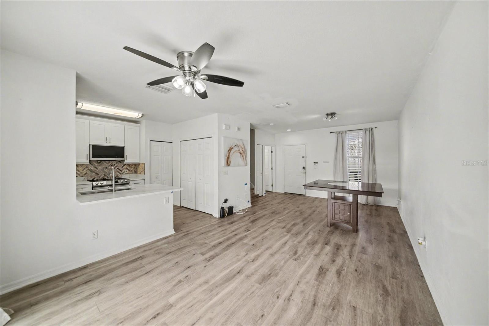 1246 Charlesworth Dr Property Photo 7