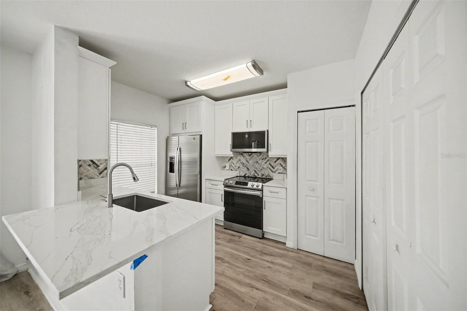 1246 Charlesworth Dr Property Photo 10