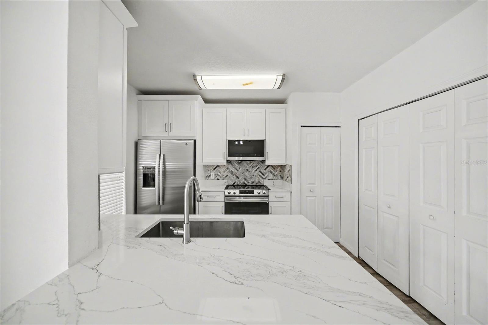 1246 Charlesworth Dr Property Photo 11