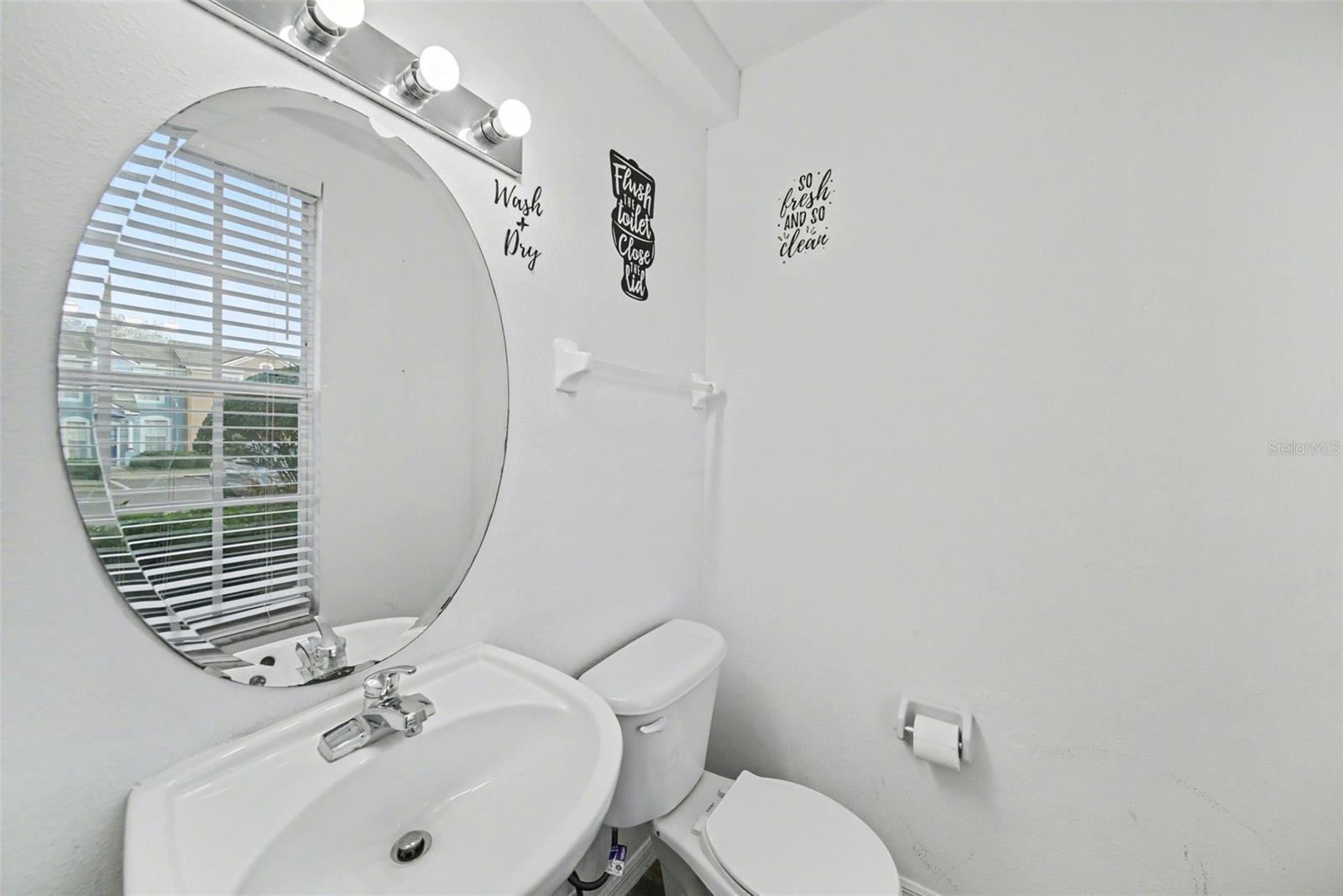 1246 Charlesworth Dr Property Photo 18