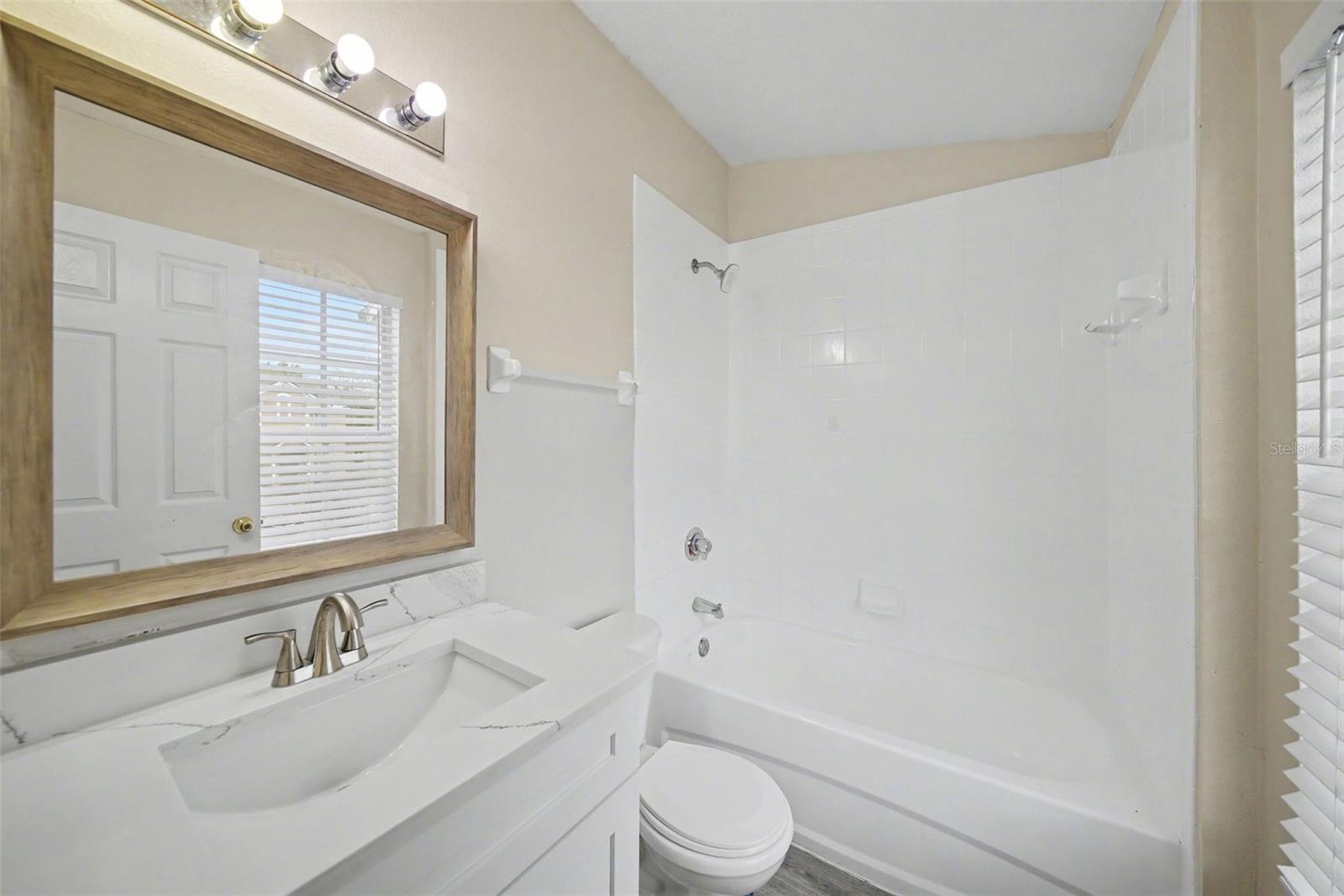 1246 Charlesworth Dr Property Photo 21