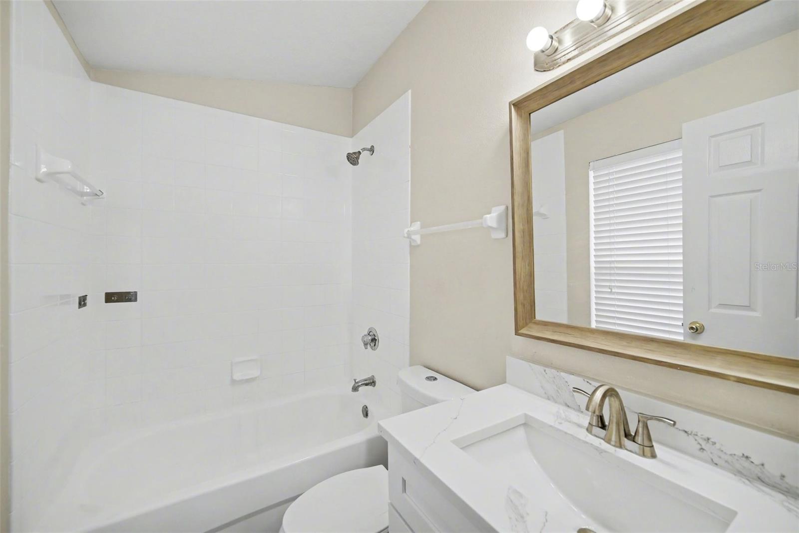 1246 Charlesworth Dr Property Photo 22