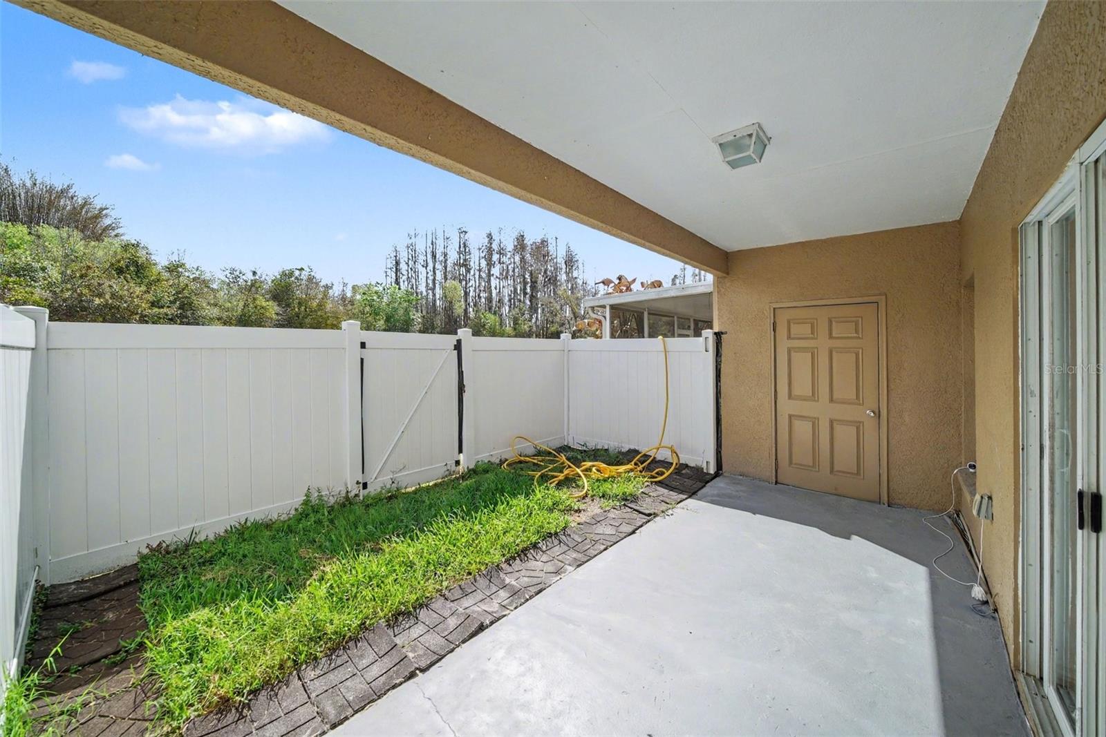 1246 Charlesworth Dr Property Photo 24