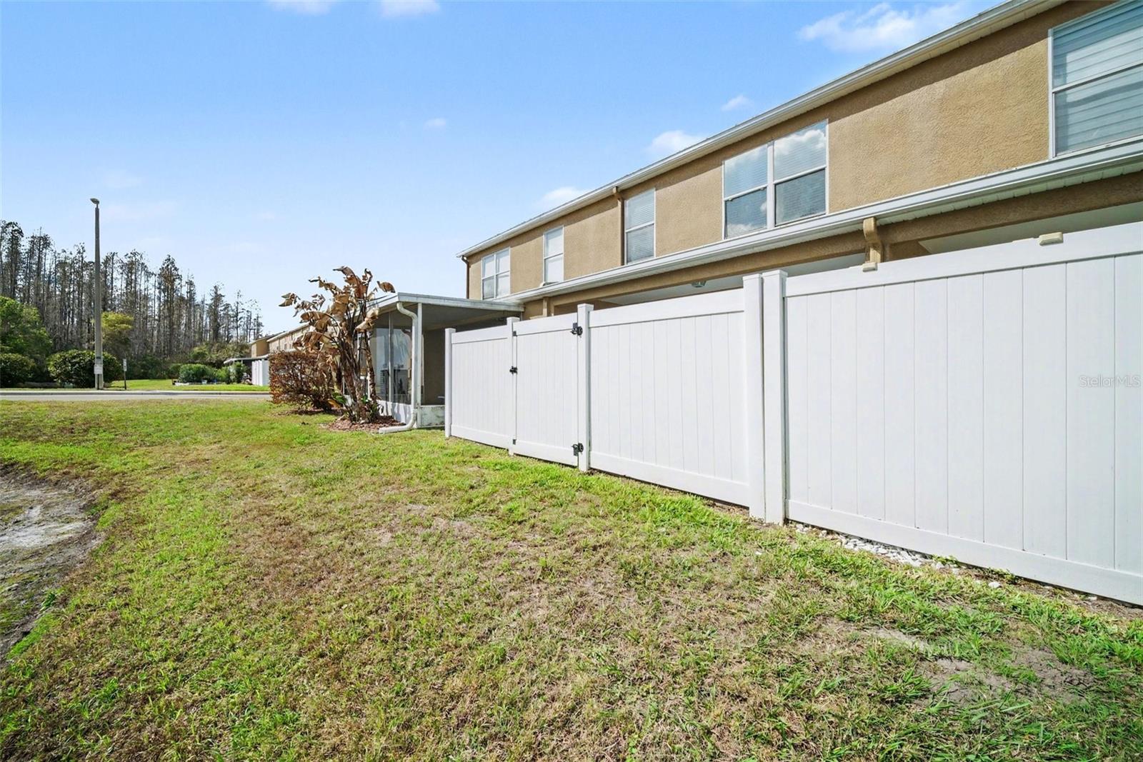 1246 Charlesworth Dr Property Photo 25