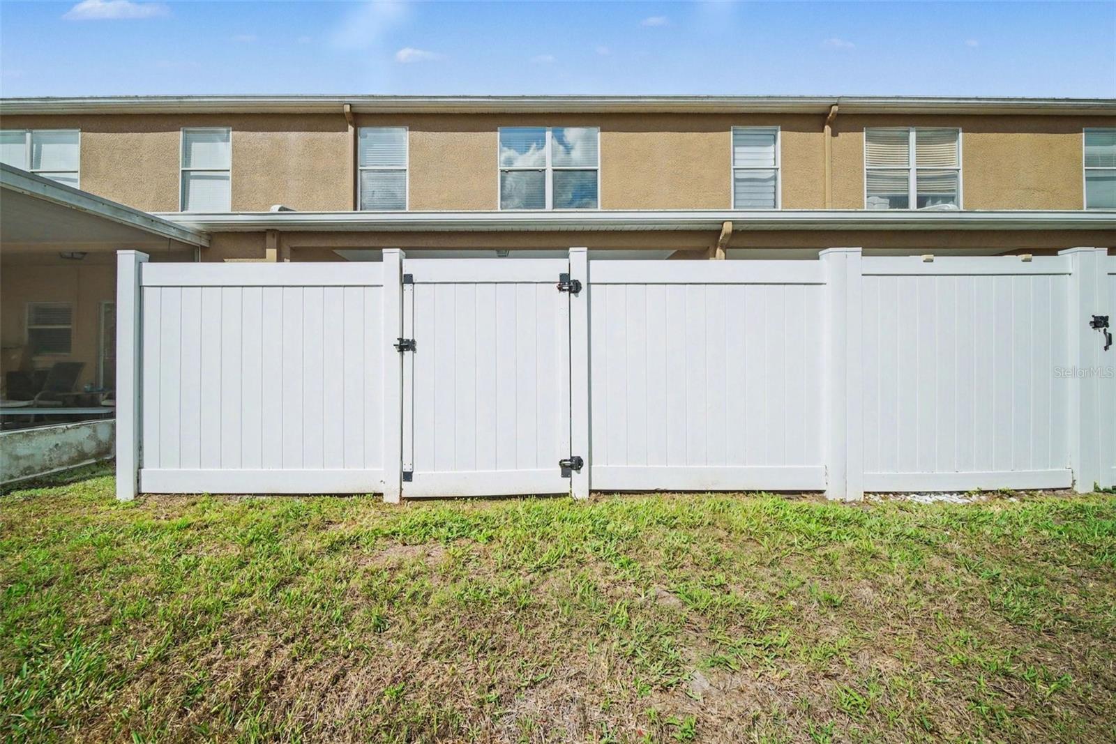 1246 Charlesworth Dr Property Photo 26