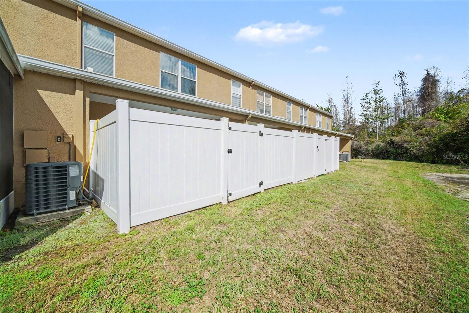 1246 Charlesworth Dr Property Photo 27