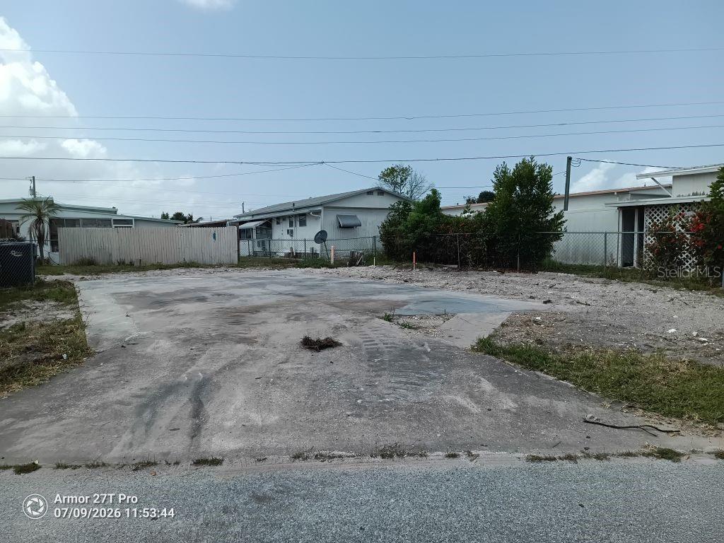 406 51ST AVENUE PLZ W