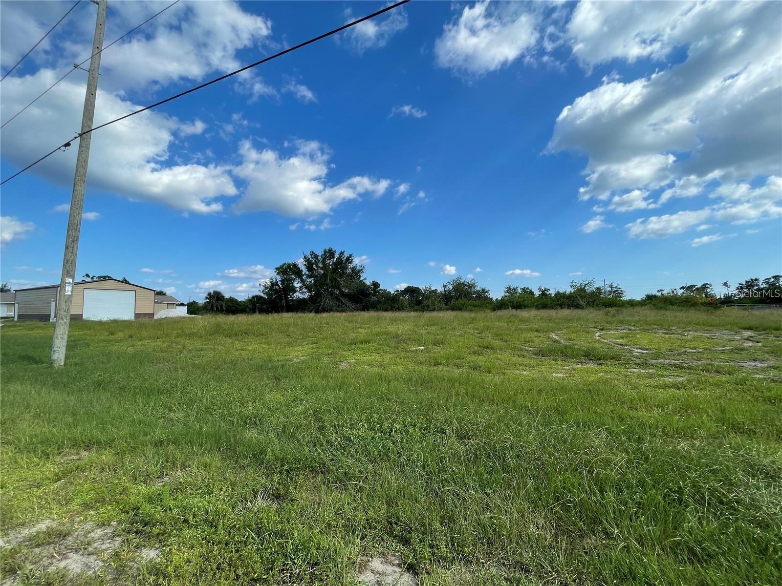 12743 Foresman Blvd Property Photo 3