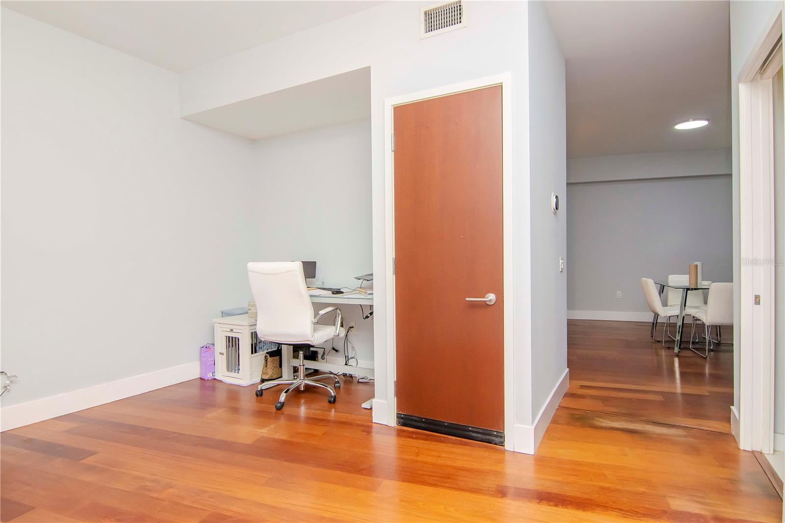 111 N 12th St #1523 Property Photo 6