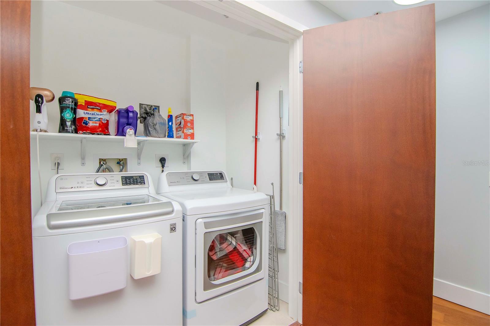 111 N 12th St #1523 Property Photo 14