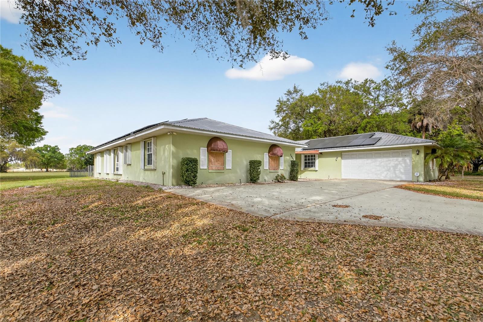 2065 Oak Beach Blvd Property Photo 1