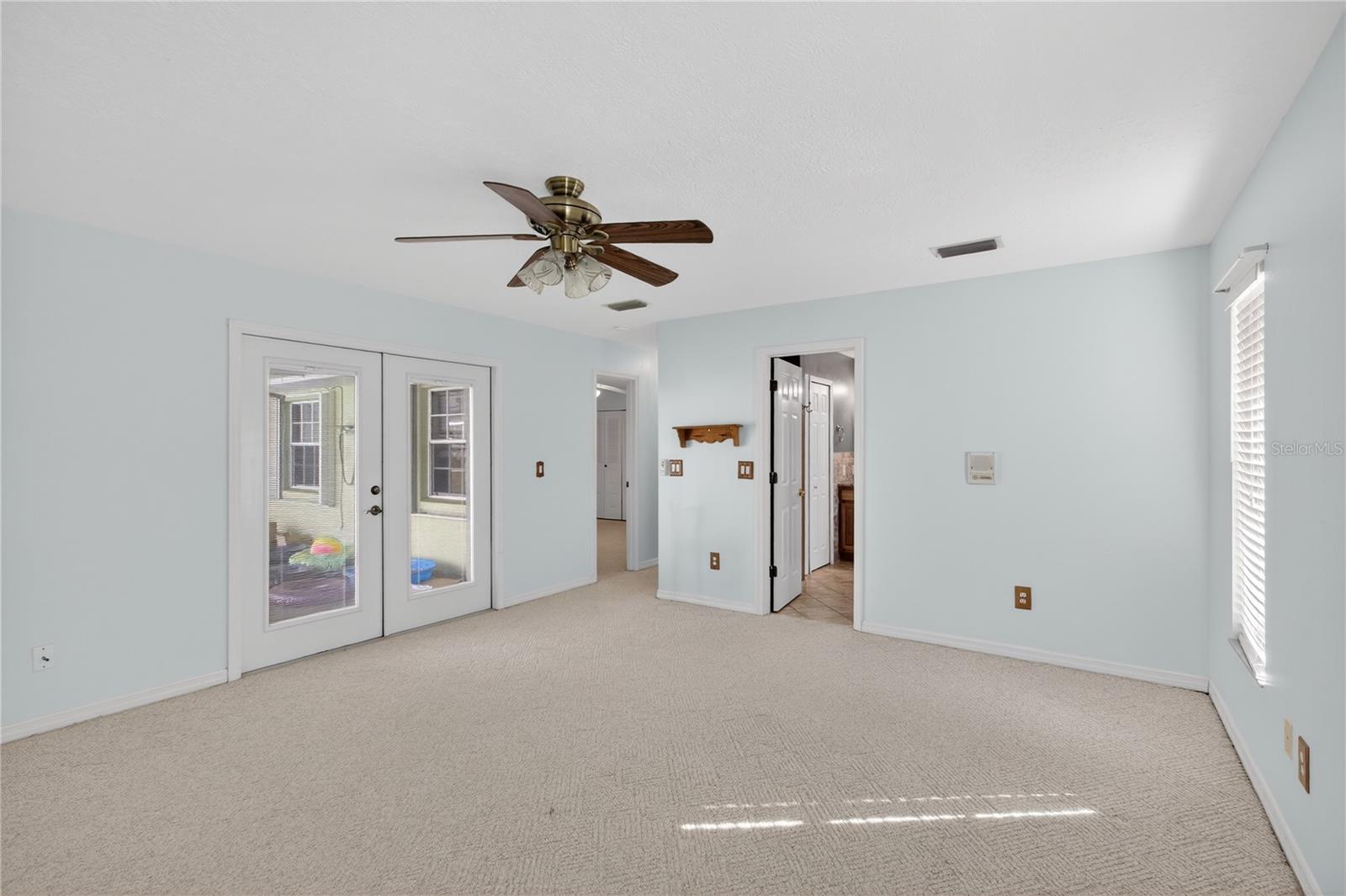 2065 Oak Beach Blvd Property Photo 11