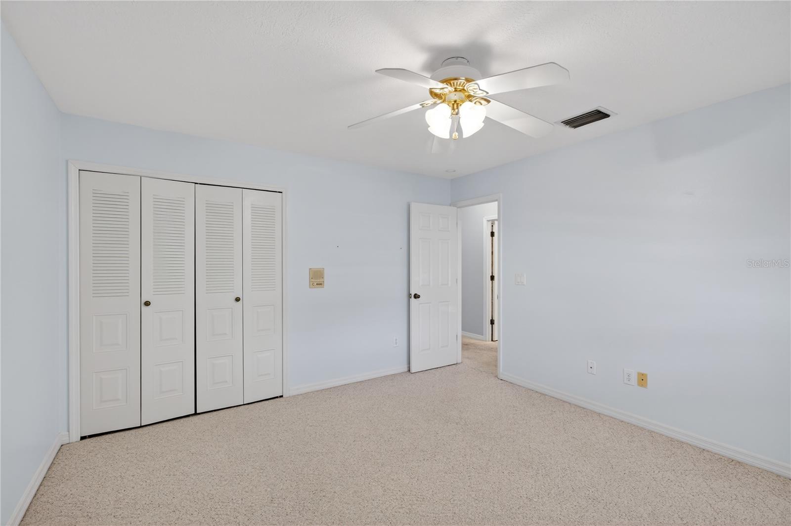 2065 Oak Beach Blvd Property Photo 12