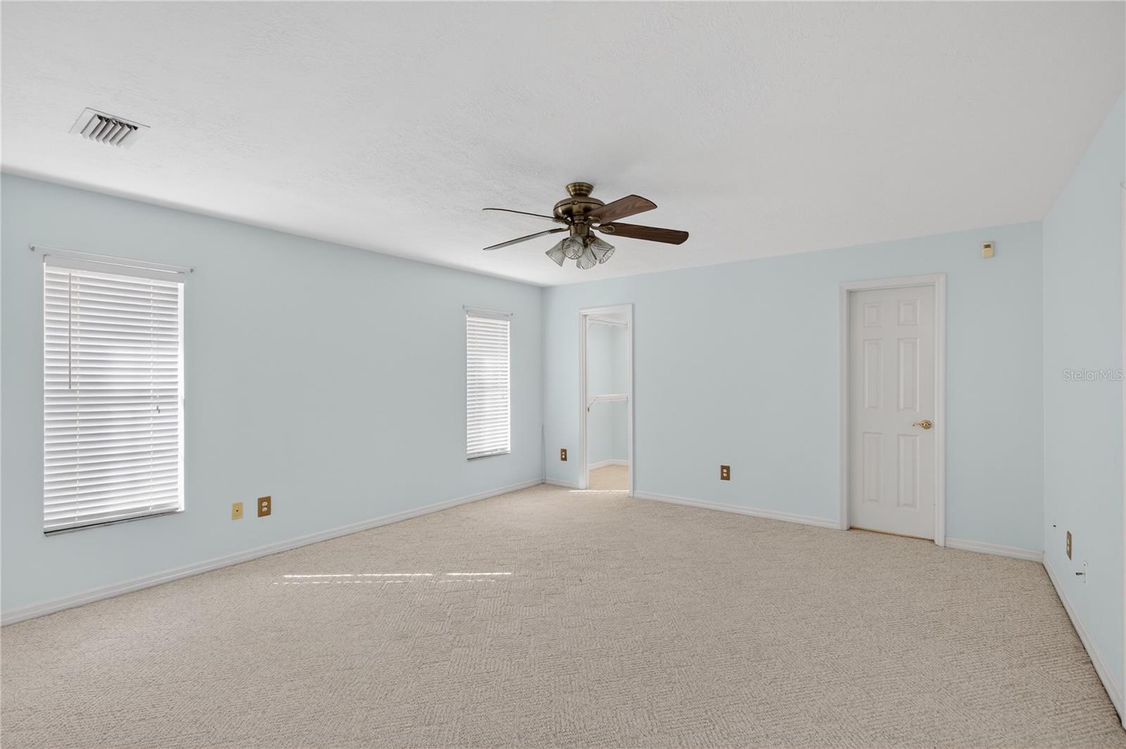 2065 Oak Beach Blvd Property Photo 13