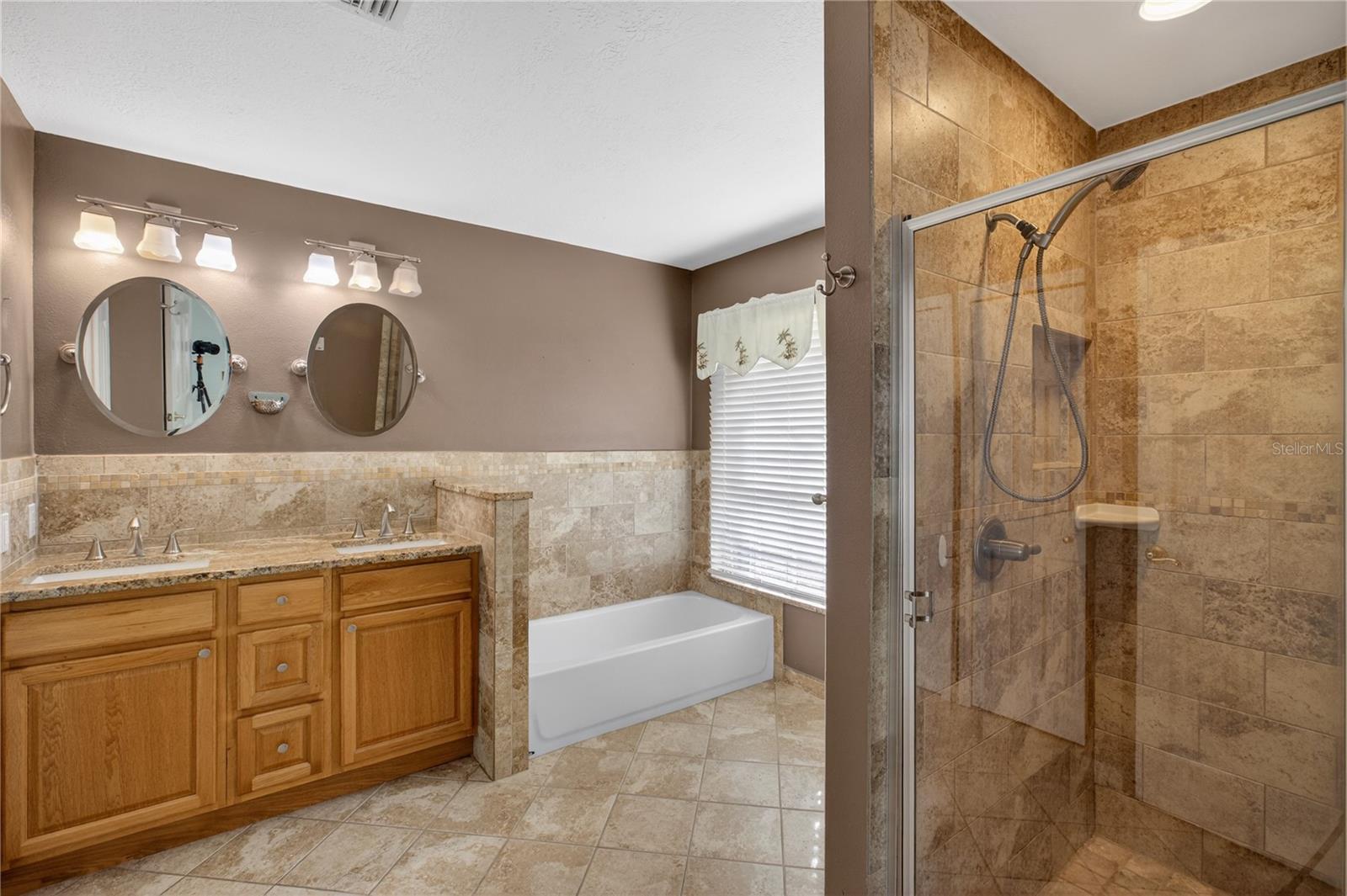 2065 Oak Beach Blvd Property Photo 14
