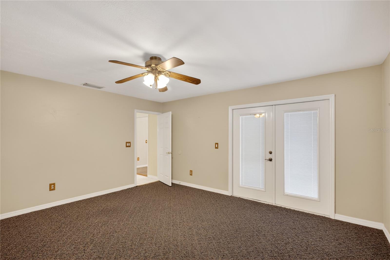 2065 Oak Beach Blvd Property Photo 27