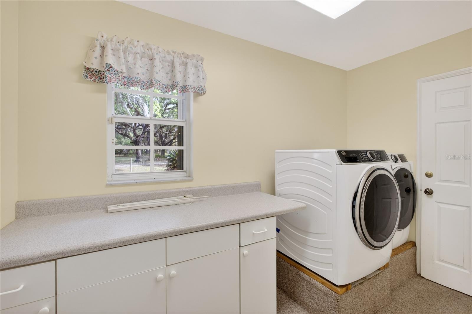 2065 Oak Beach Blvd Property Photo 28