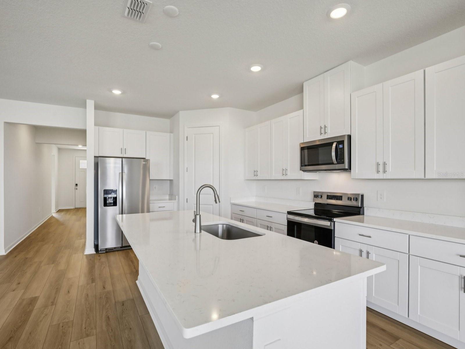 13220 Shellmore Ave Property Photo 5