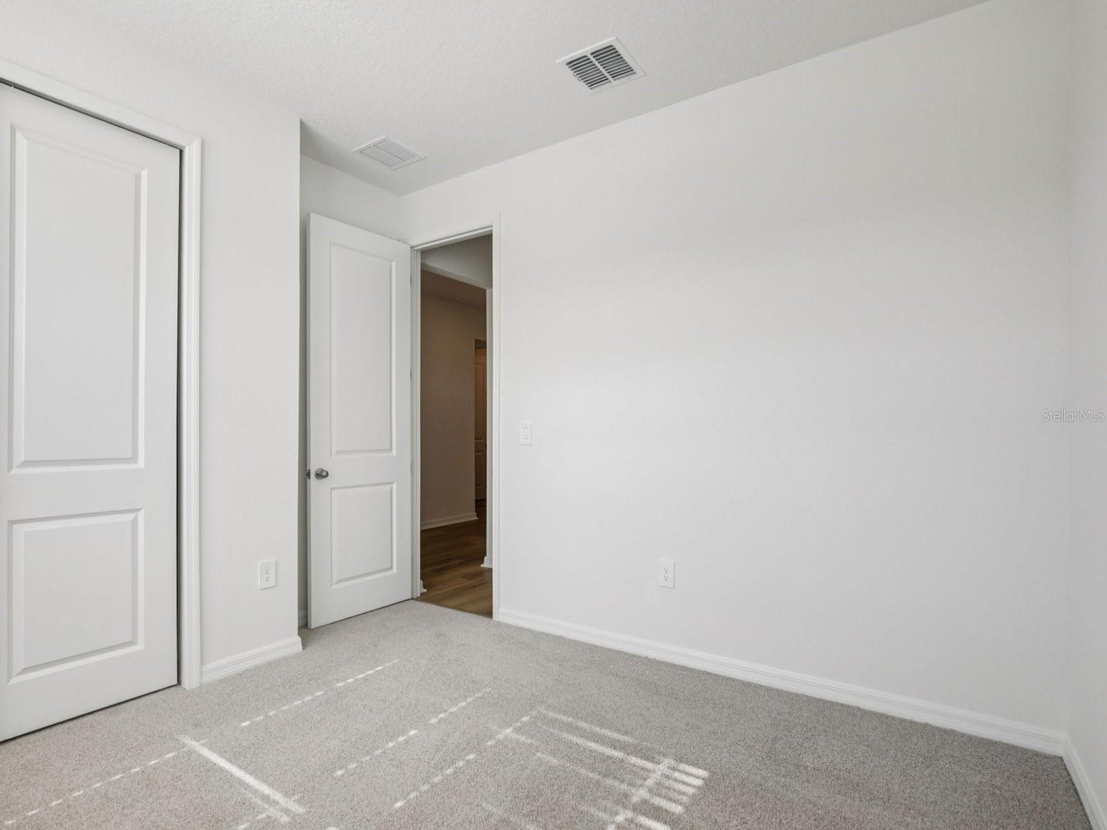 13220 Shellmore Ave Property Photo 9