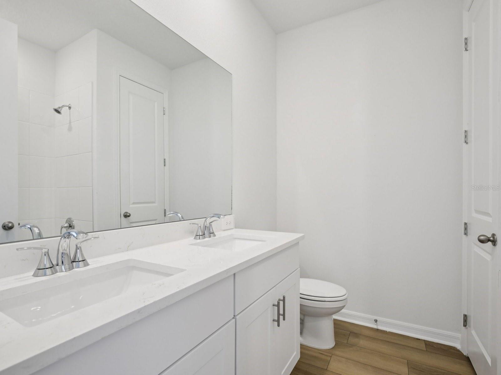 13220 Shellmore Ave Property Photo 10