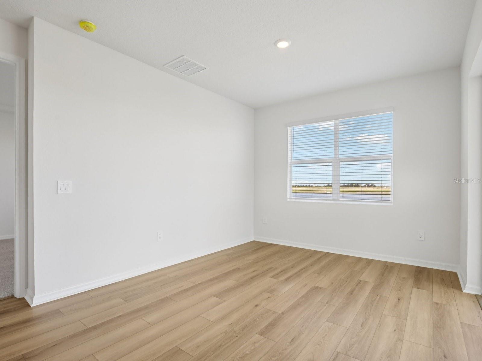 13220 Shellmore Ave Property Photo 11