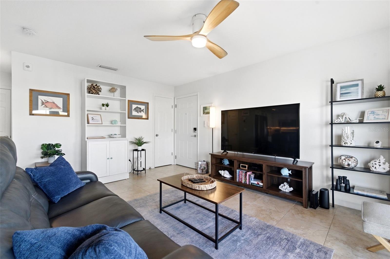 5174 Beach Dr Se #d Property Photo 3