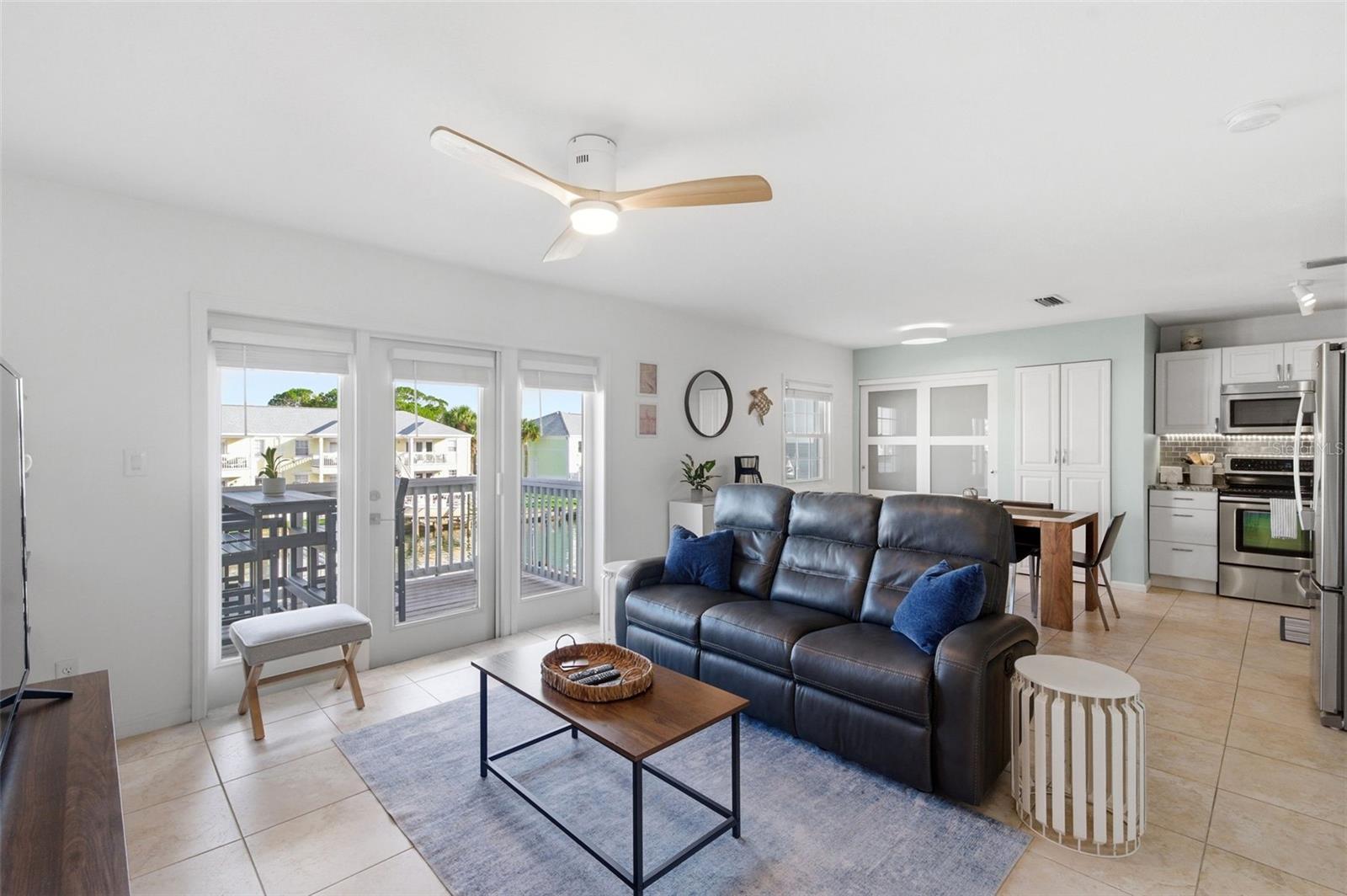 5174 Beach Dr Se #d Property Photo 4