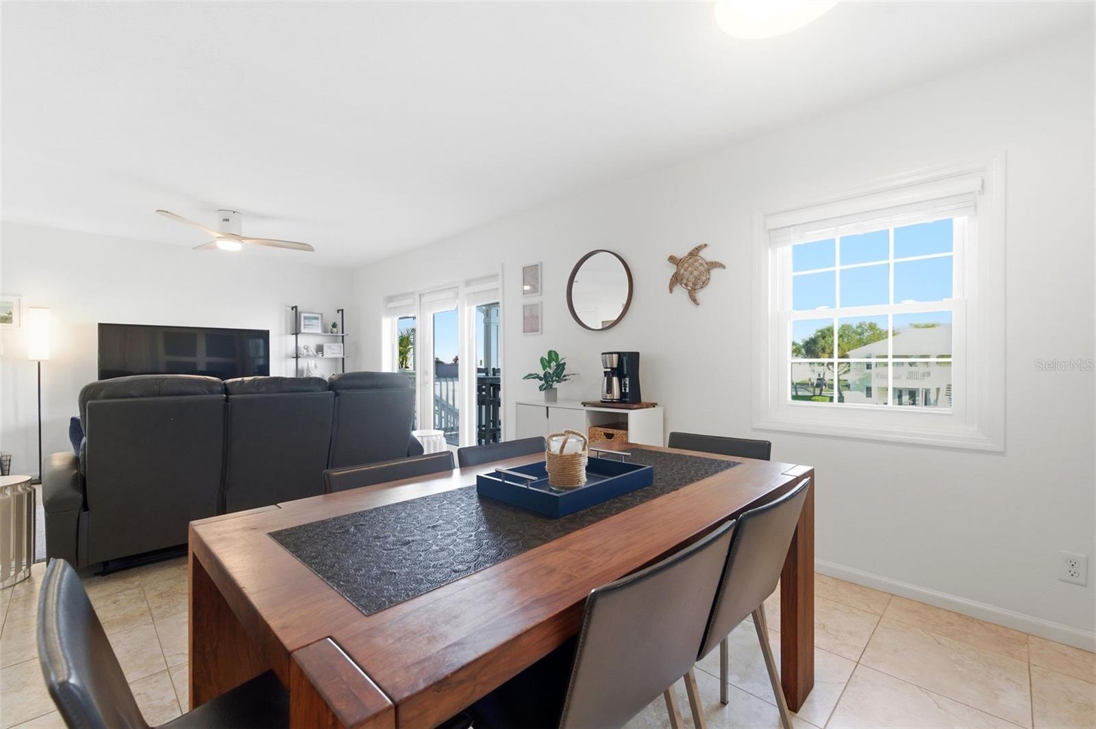 5174 Beach Dr Se #d Property Photo 6