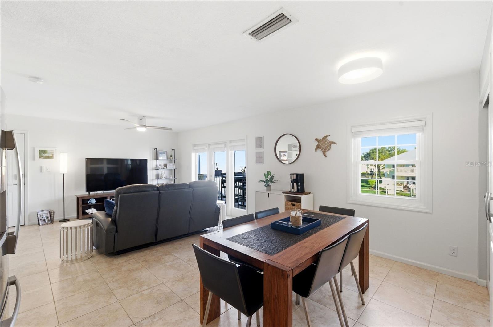 5174 Beach Dr Se #d Property Photo 9