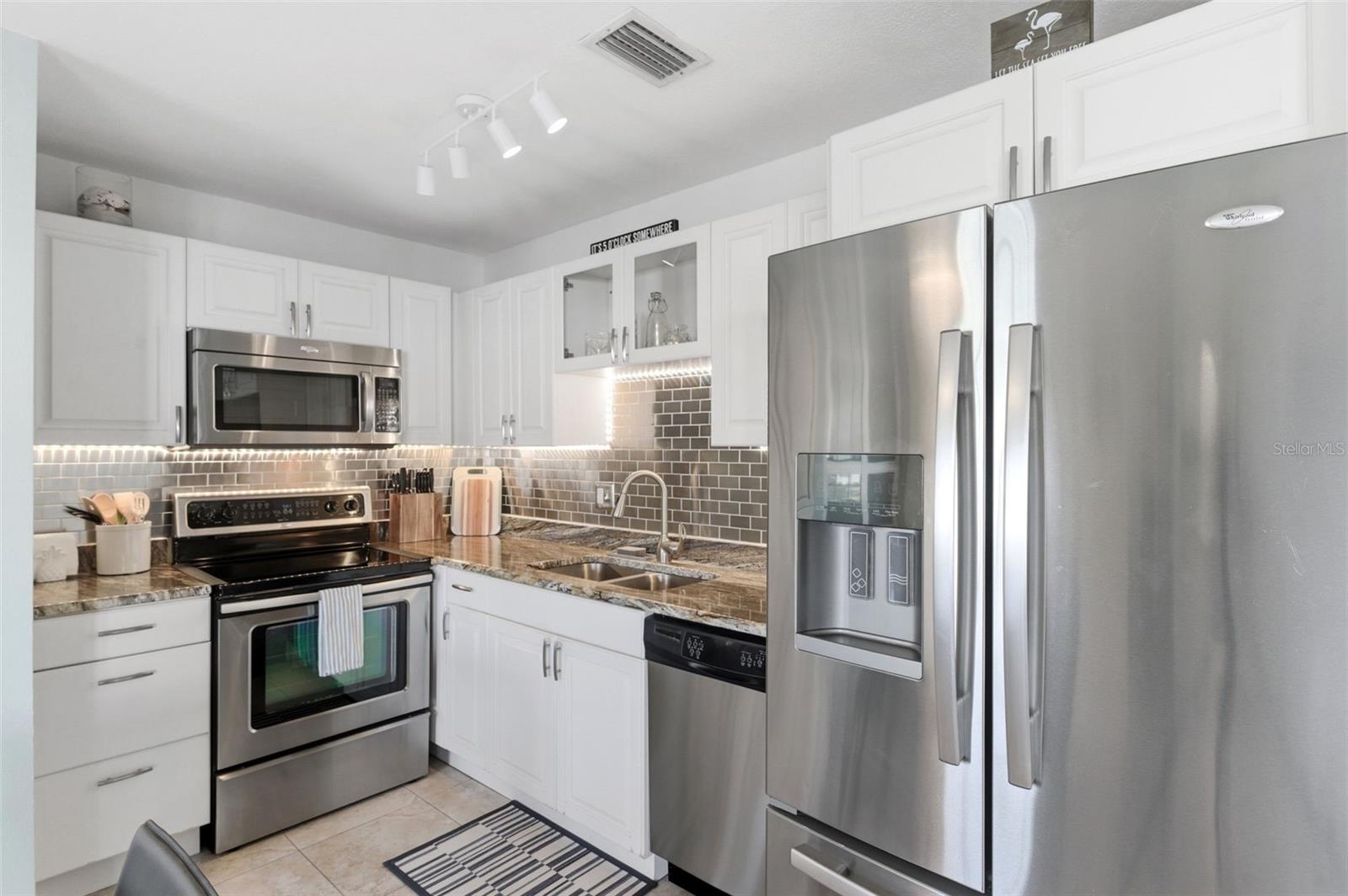 5174 Beach Dr Se #d Property Photo 15
