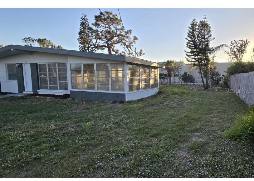 1634 Banyan Dr Property Photo 14