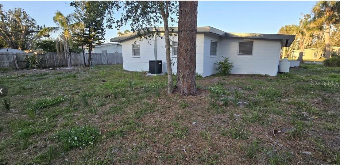 1634 Banyan Dr Property Photo 15