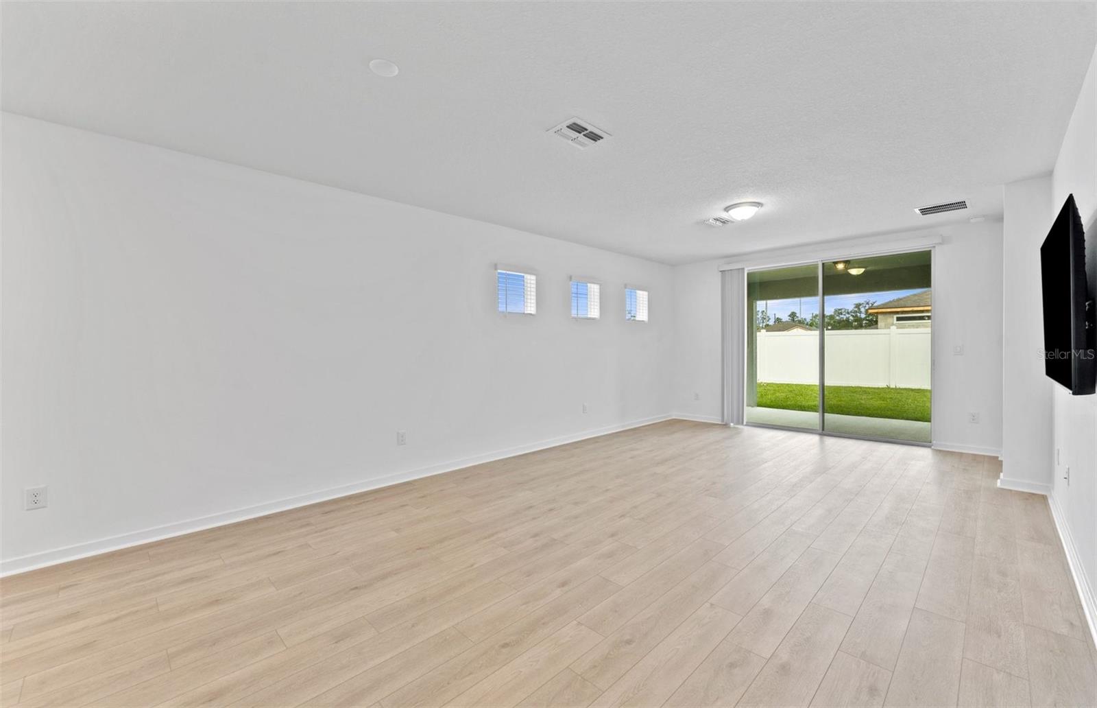 3741 Hornbeam Rd Property Photo 5