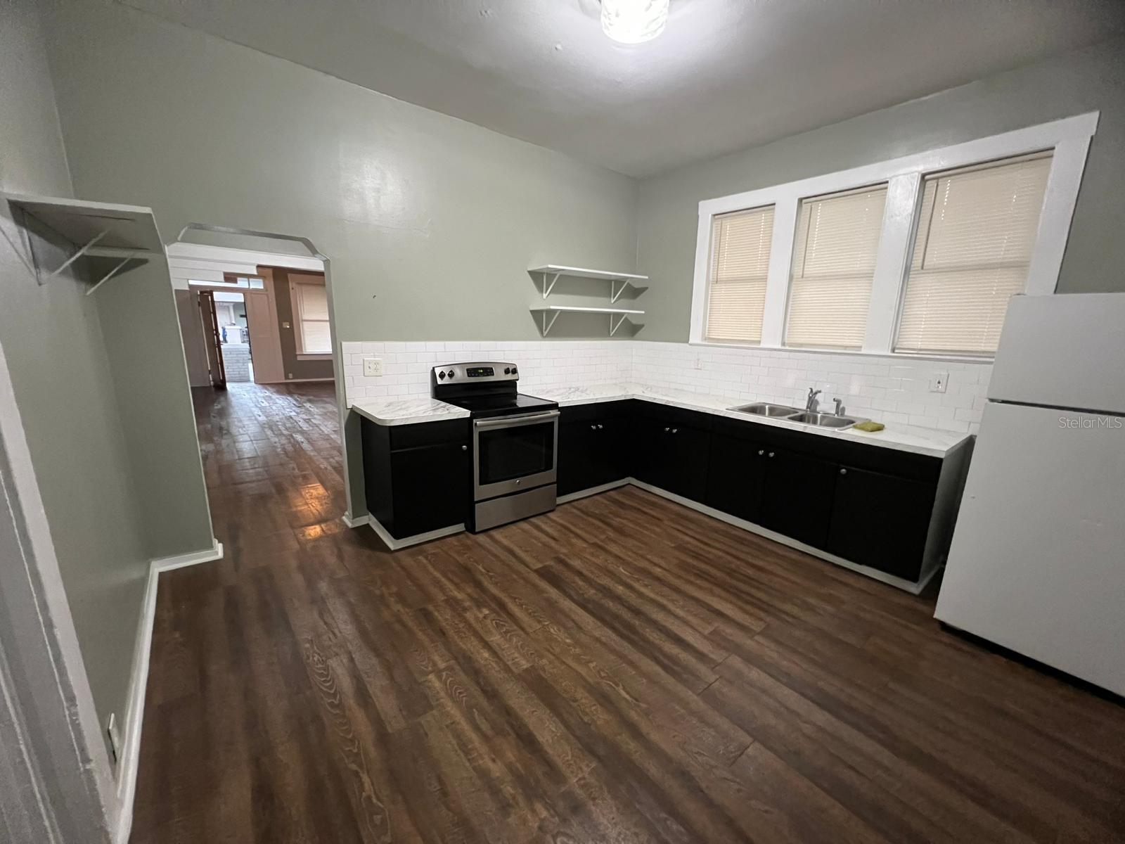 3021 Sanchez St Property Photo 2