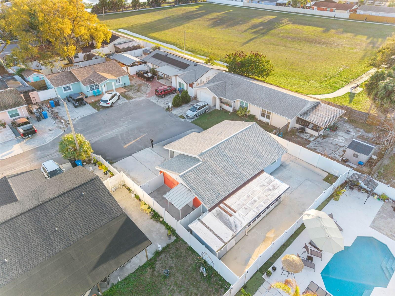 10113 Royal Acres Ct Property Photo 12