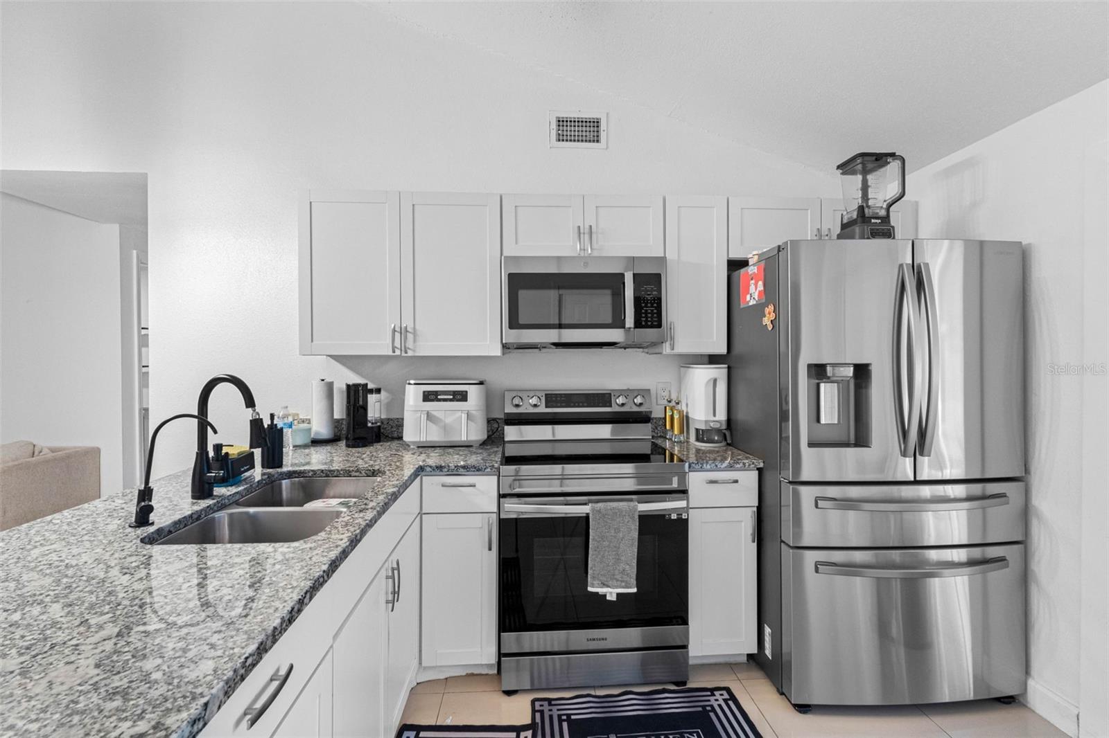 10113 Royal Acres Ct Property Photo 28