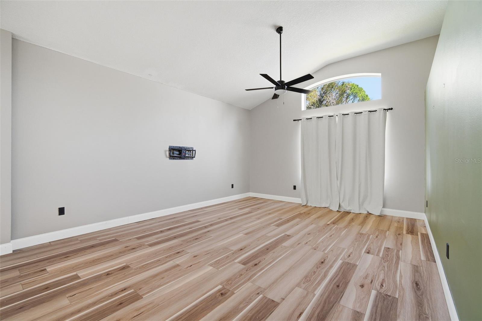 28427 Openfield Loop Property Photo 24