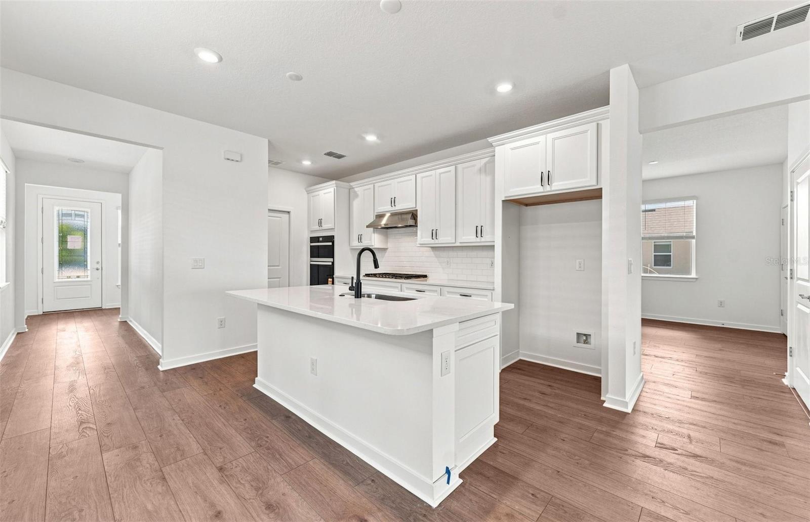 14752 Sunlit Cir Property Photo 3