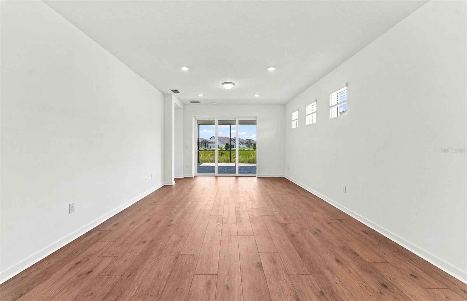 14752 Sunlit Cir Property Photo 5