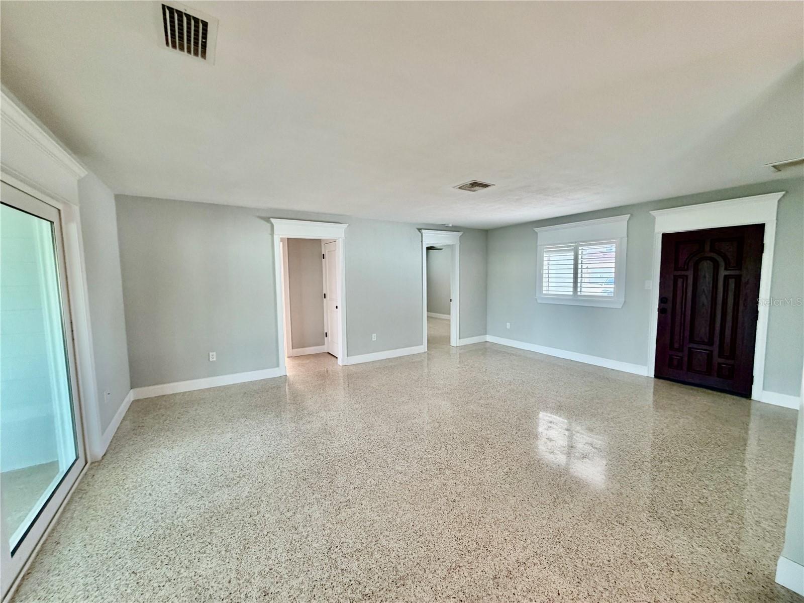 17045 Dolphin Dr Property Photo 7