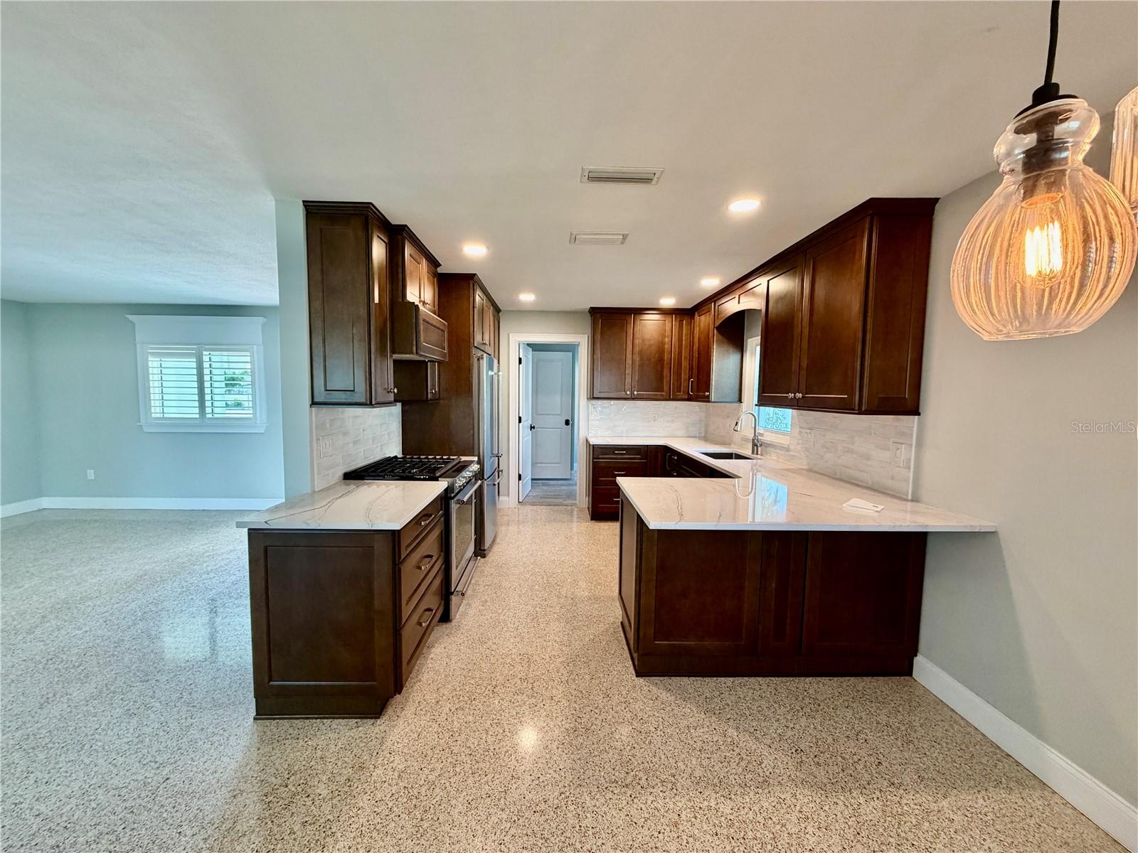 17045 Dolphin Dr Property Photo 14