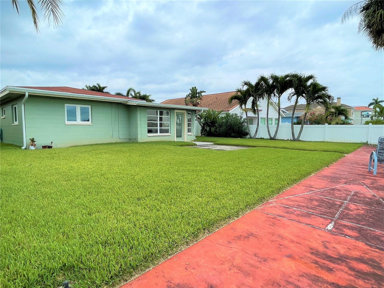17045 Dolphin Dr Property Photo 24