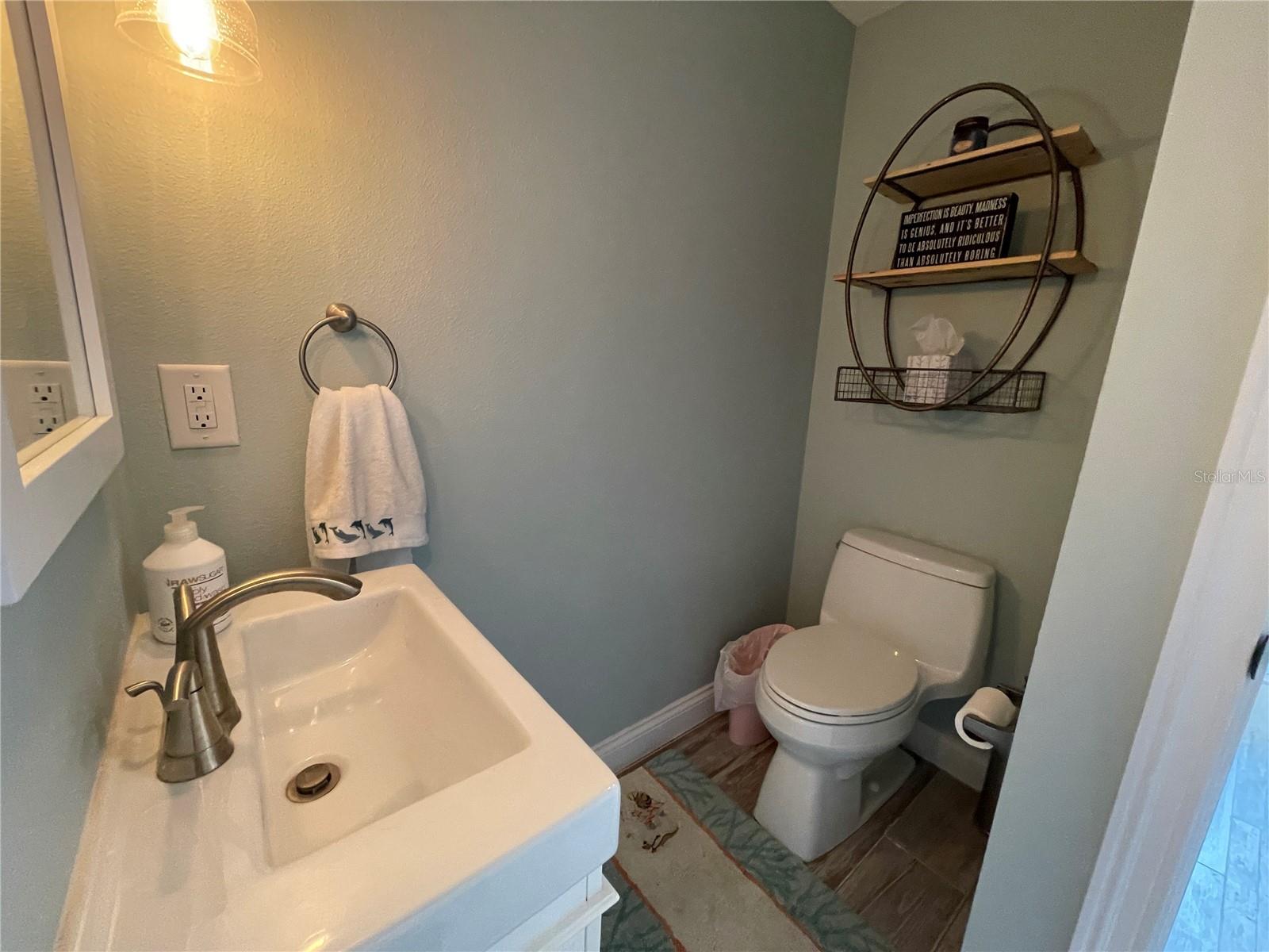 17045 Dolphin Dr Property Photo 28