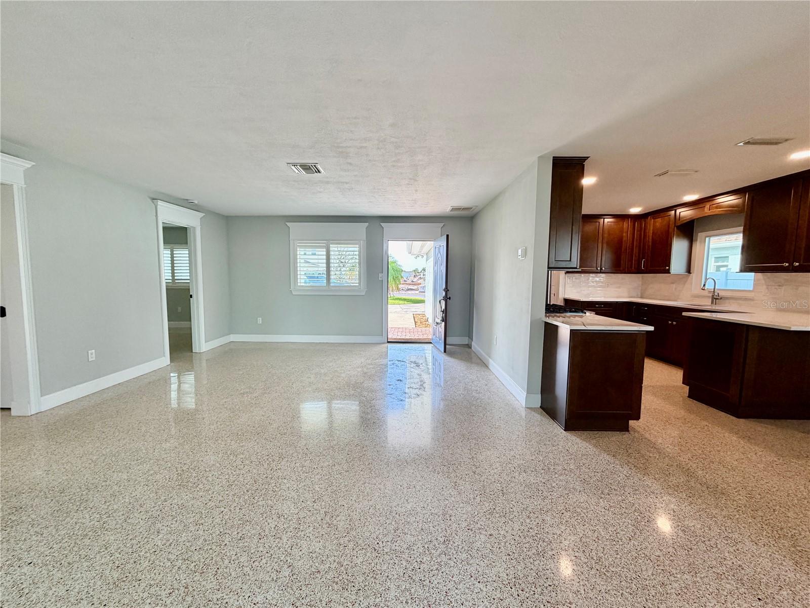 17045 Dolphin Dr Property Photo 35