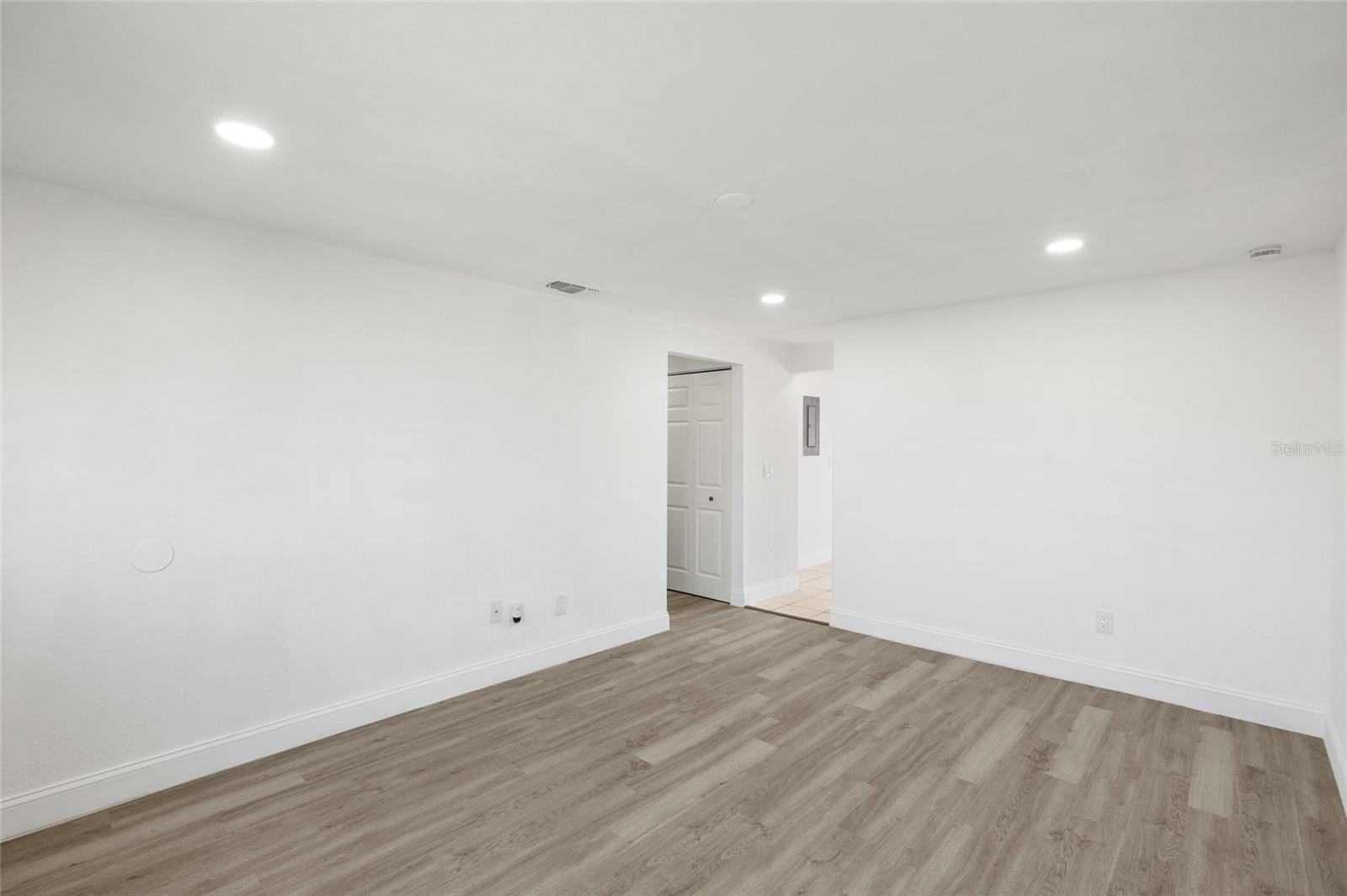 8309 Dasa Pl Property Photo 7