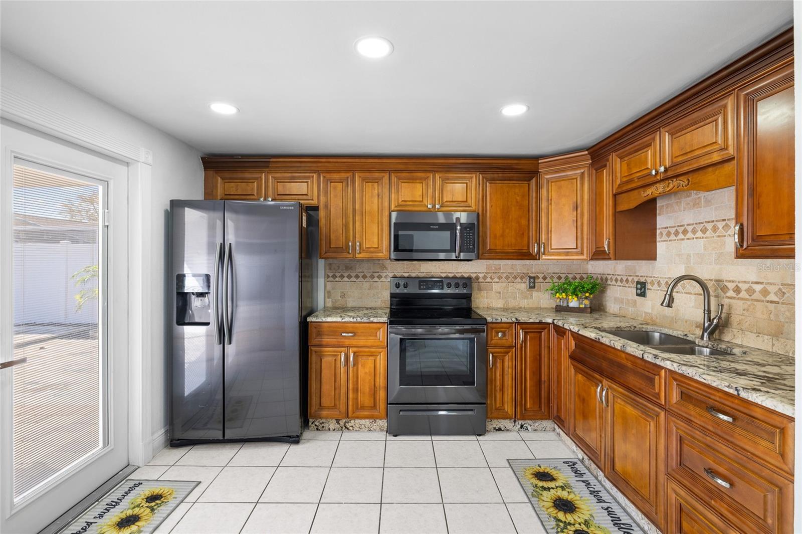 8309 Dasa Pl Property Photo 18