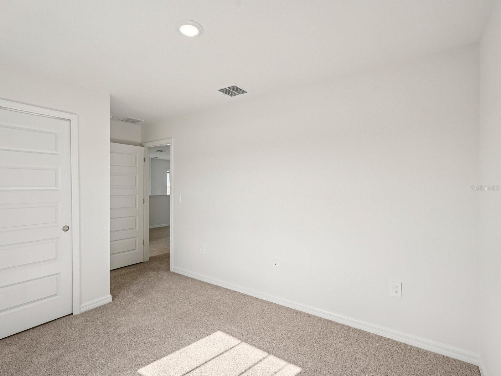 13613 Shellmore Ave Property Photo 7