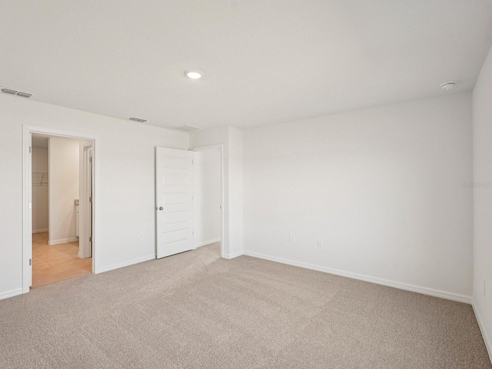 13613 Shellmore Ave Property Photo 11