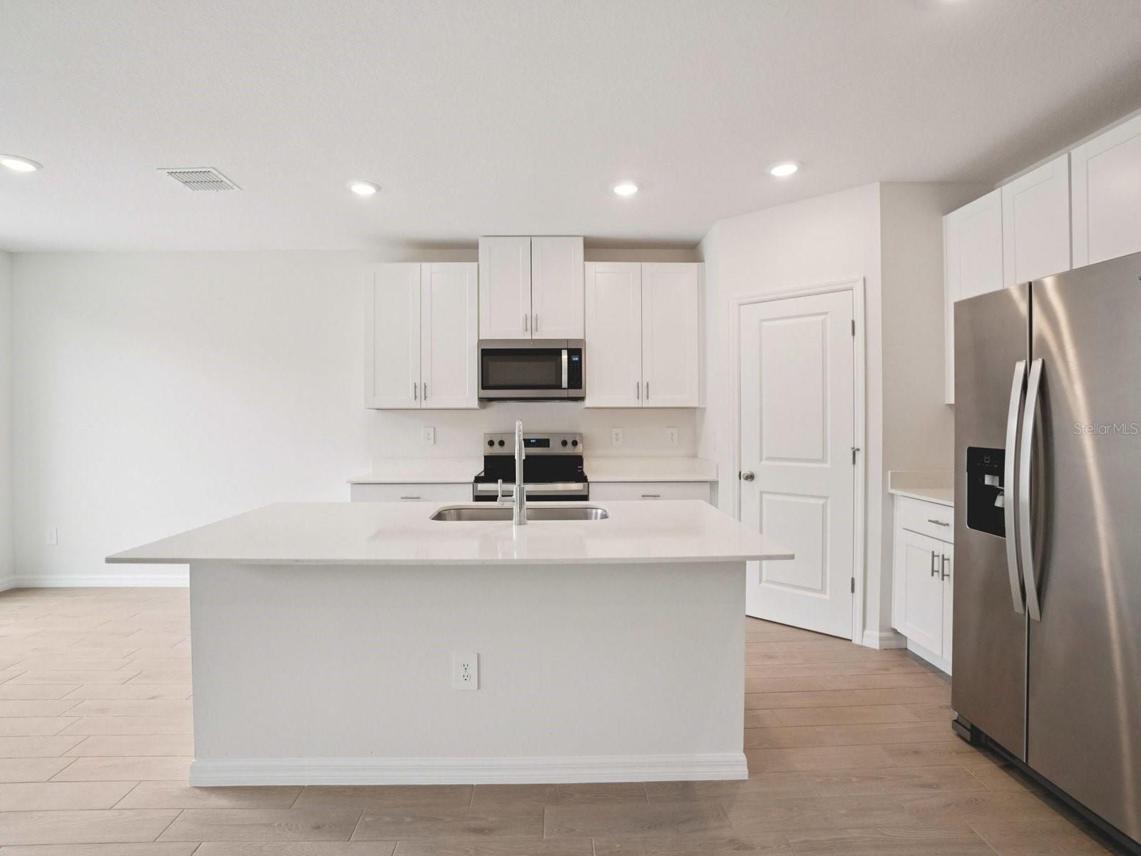7734 Satterfield Ter Property Photo 4
