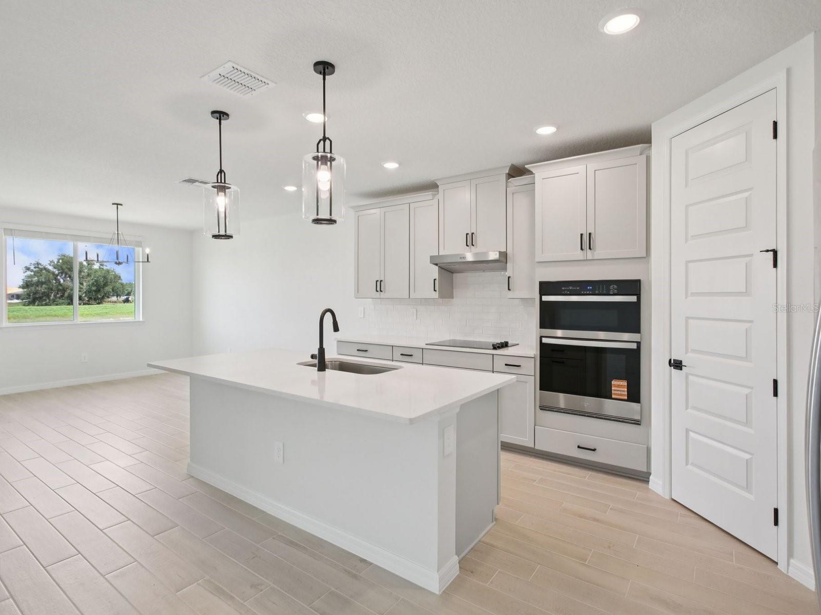 11437 Starling Song Pl Property Photo 3